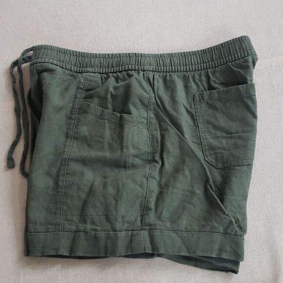 Old Navy Linen Blend Olive Green Women's Shorts Cargo Pockets Drawstring Waist - Picture 5 of 5